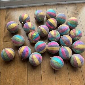 Vintages 24 large rainbow Christmas decorations